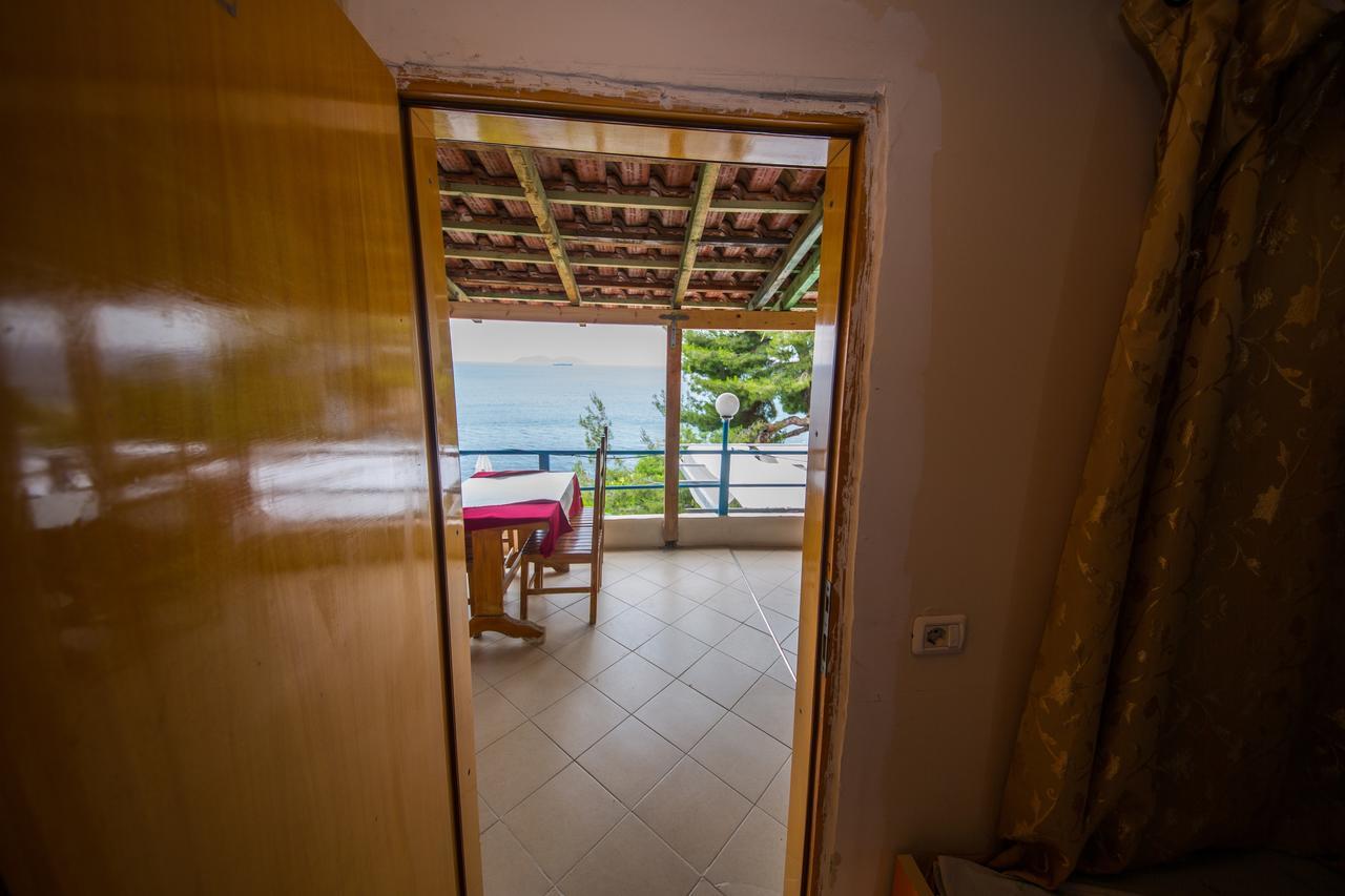 Isi Rooms Vlore Bagian luar foto